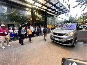 Servicio de traslado de pasajeros EnPunto Transfer en Hotel DoubleTree by Hilton Vitacura, Santiago de Chile.